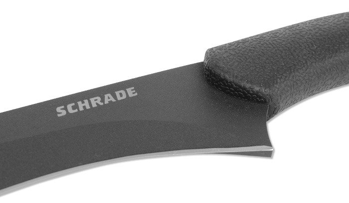 Schrade Priscilla Makhaira je mačeta full tang konstrukcije izrađena od 3CR13 nehrđajučeg čelika s TPE gumom na dršci.